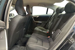 musta Volvo S60 2011 kuva 11.