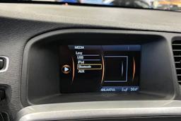 musta Volvo S60 2011 kuva 19.