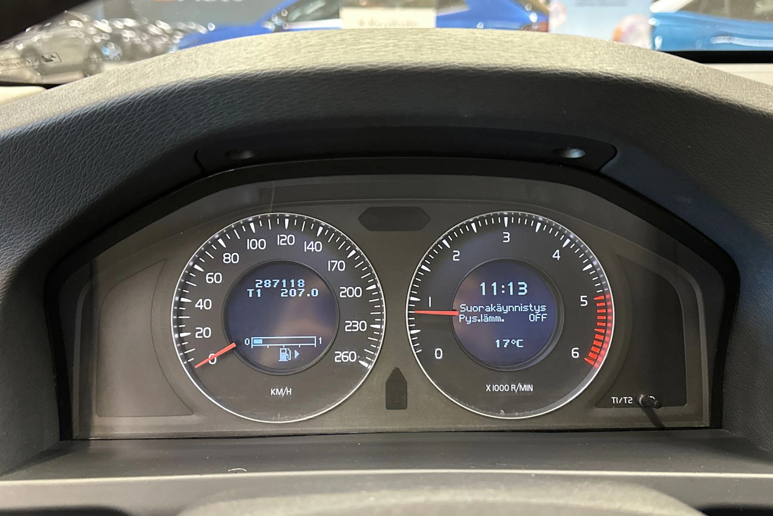 musta Volvo S60 2011 kuva 22.
