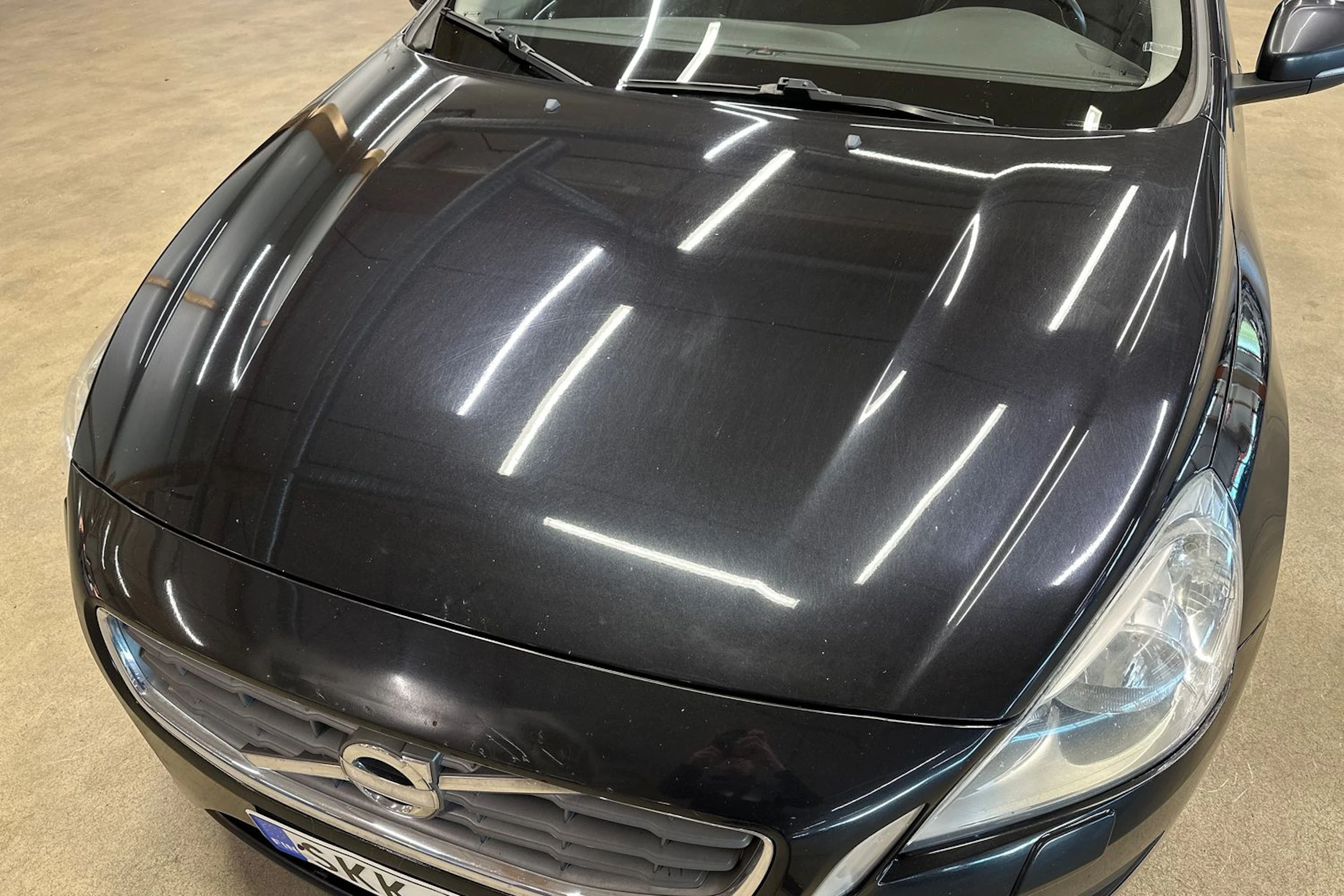musta Volvo S60 2011 kuva 34.