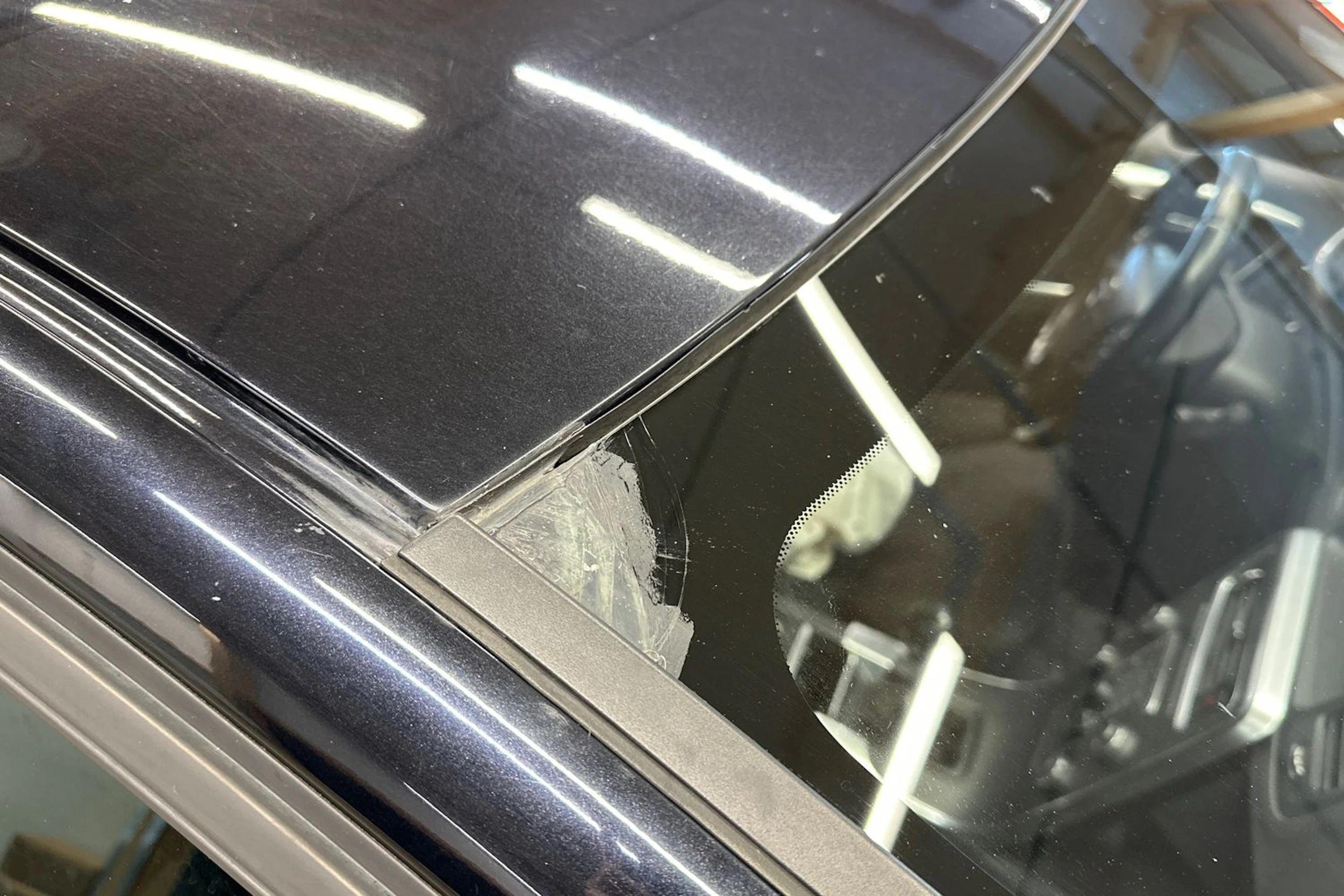 musta Volvo S60 2011 kuva 35.