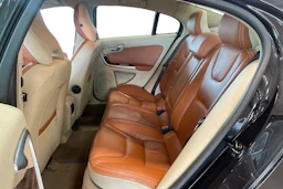 musta Volvo S60 2010 kuva 8.