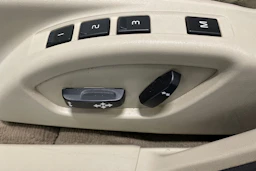 musta Volvo S60 2010 kuva 12.