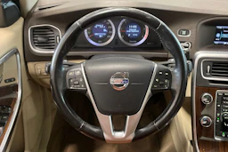 musta Volvo S60 2010 kuva 13.