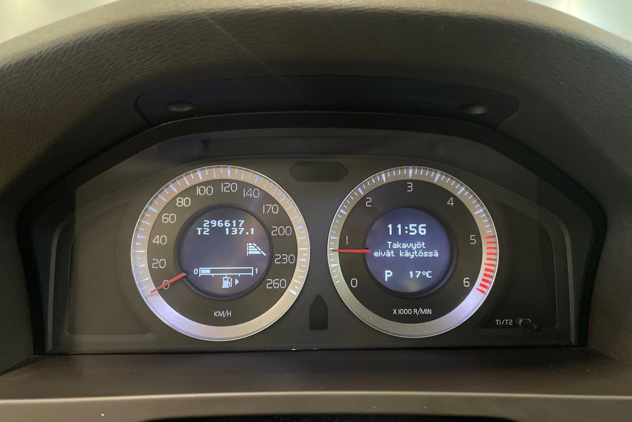 musta Volvo S60 2010 kuva 17.