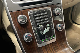 musta Volvo S60 2010 kuva 22.