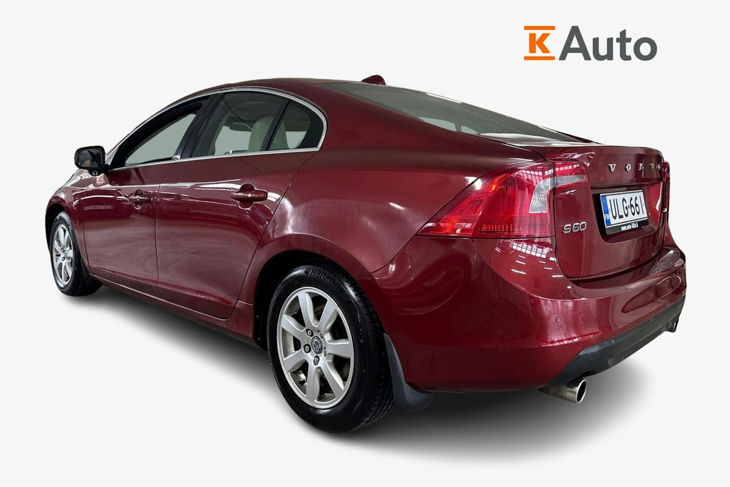 Punainen Volvo S60 2010 kuva 2.