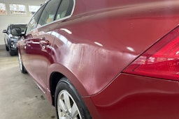 Punainen Volvo S60 2010 kuva 13.