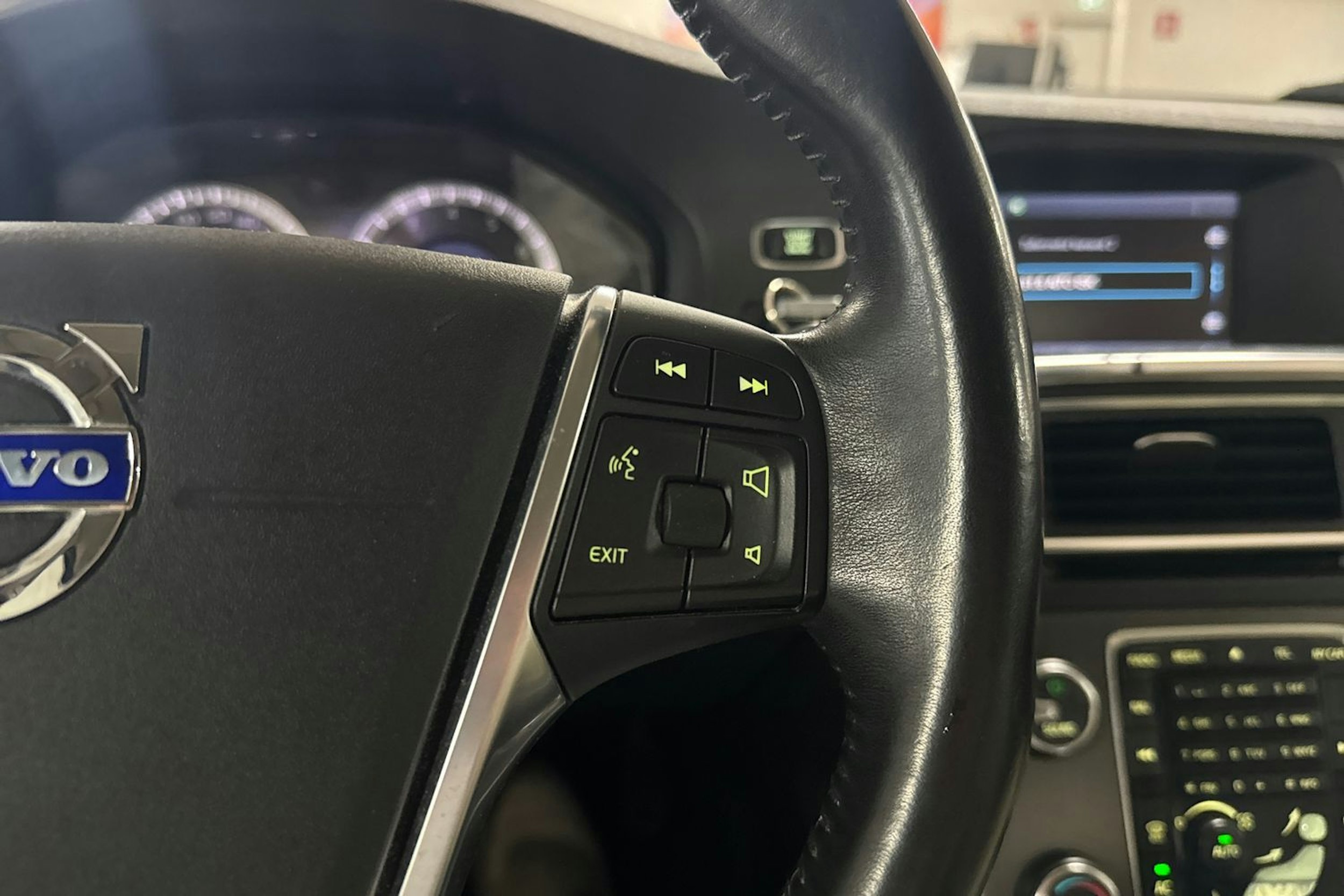 Punainen Volvo S60 2010 kuva 27.