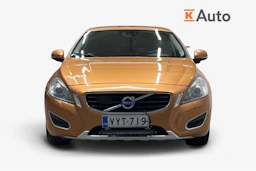 oranssi Volvo S60 2010 kuva 5.