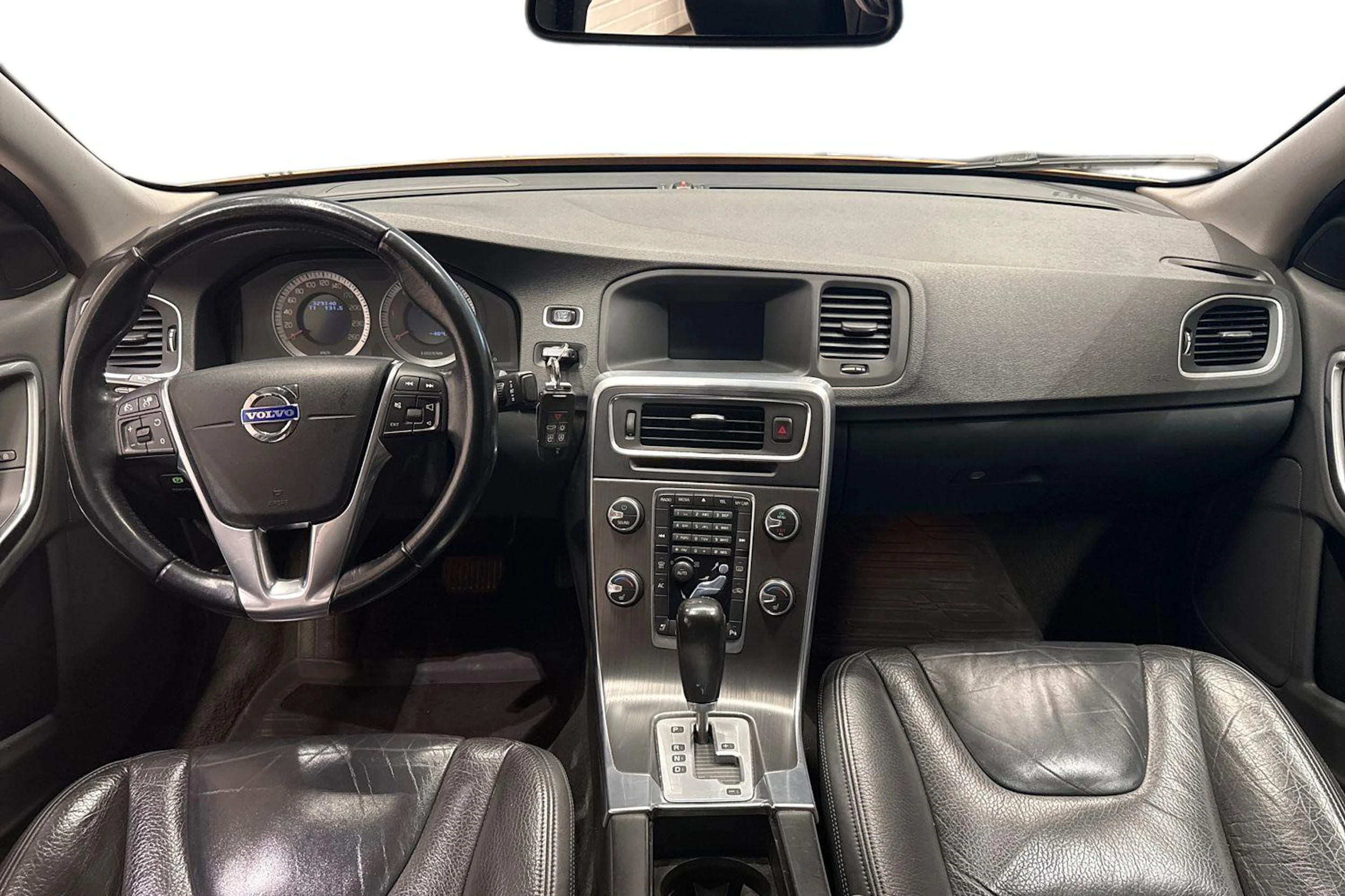 oranssi Volvo S60 2010 kuva 9.