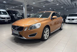 oranssi Volvo S60 2010 kuva 15.