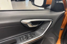 oranssi Volvo S60 2010 kuva 19.