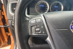 oranssi Volvo S60 2010 kuva 23.