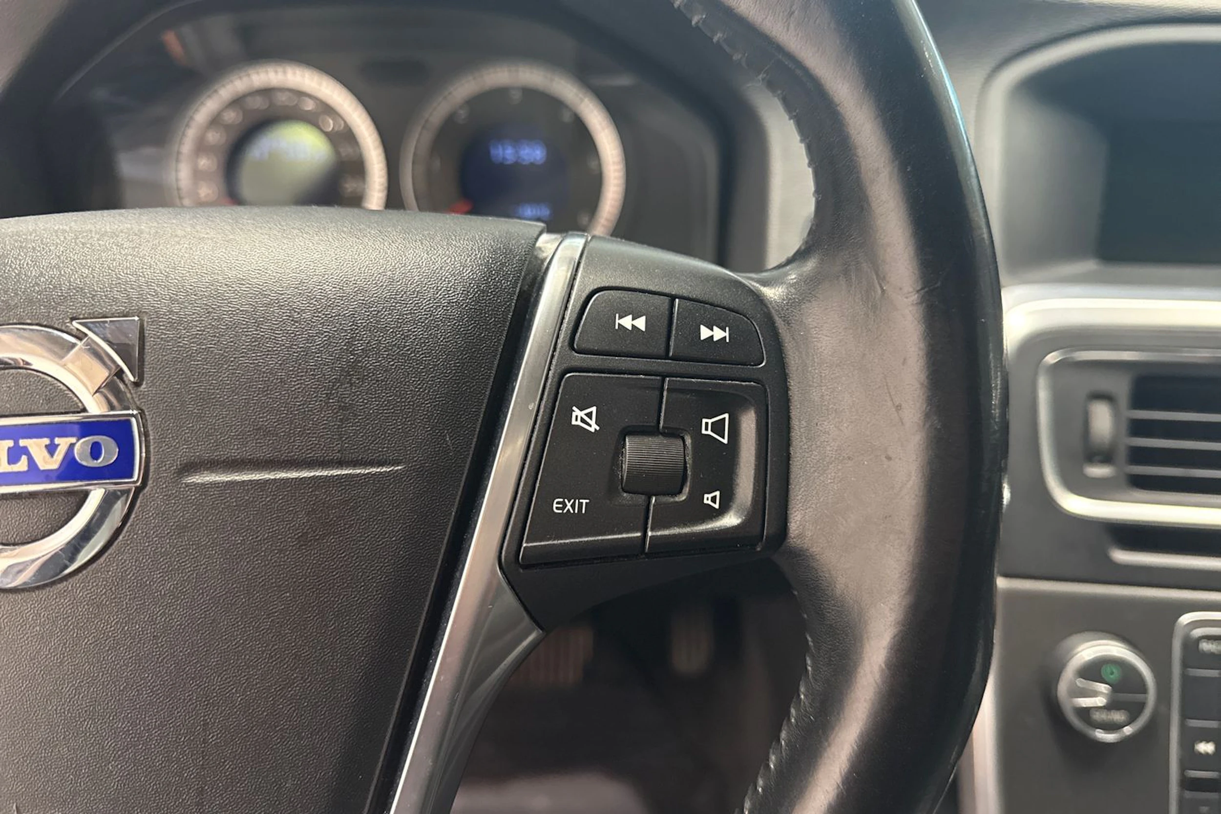 oranssi Volvo S60 2010 kuva 24.