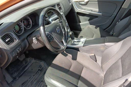 oranssi Volvo S60 2011 kuva 3.