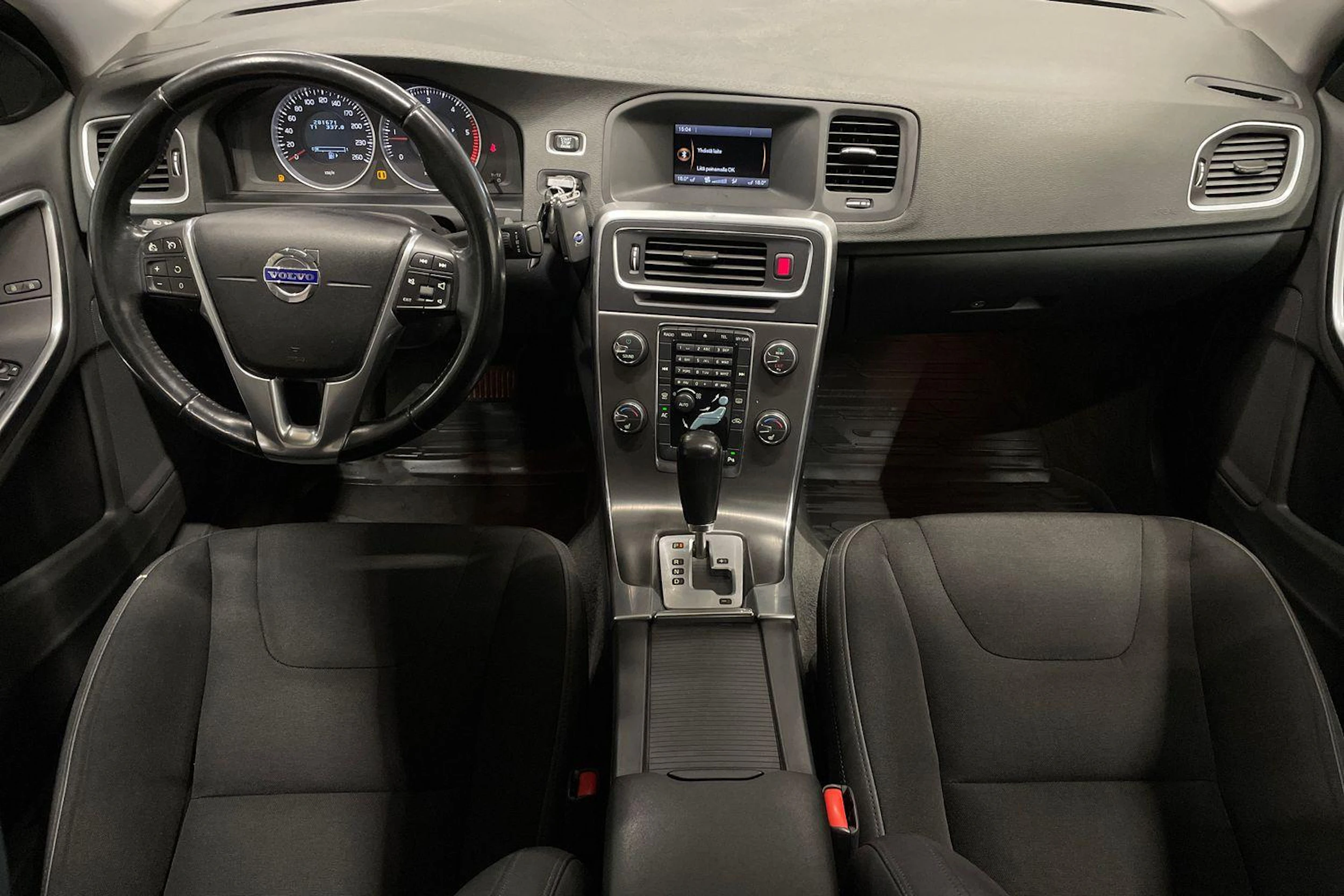 oranssi Volvo S60 2011 kuva 9.