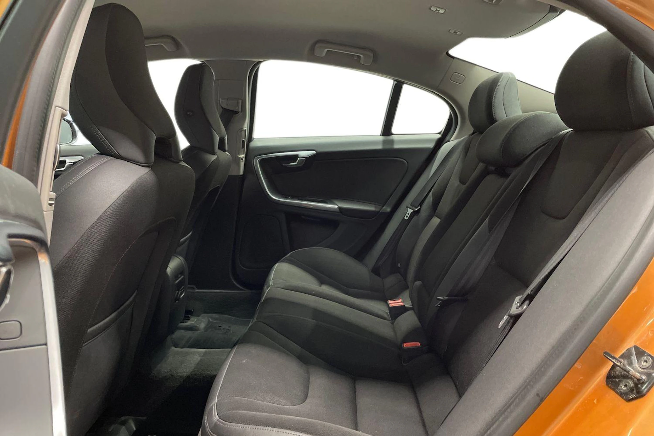 oranssi Volvo S60 2011 kuva 11.