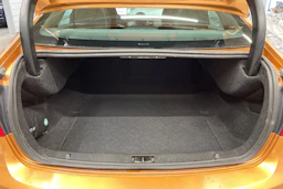 oranssi Volvo S60 2011 kuva 16.