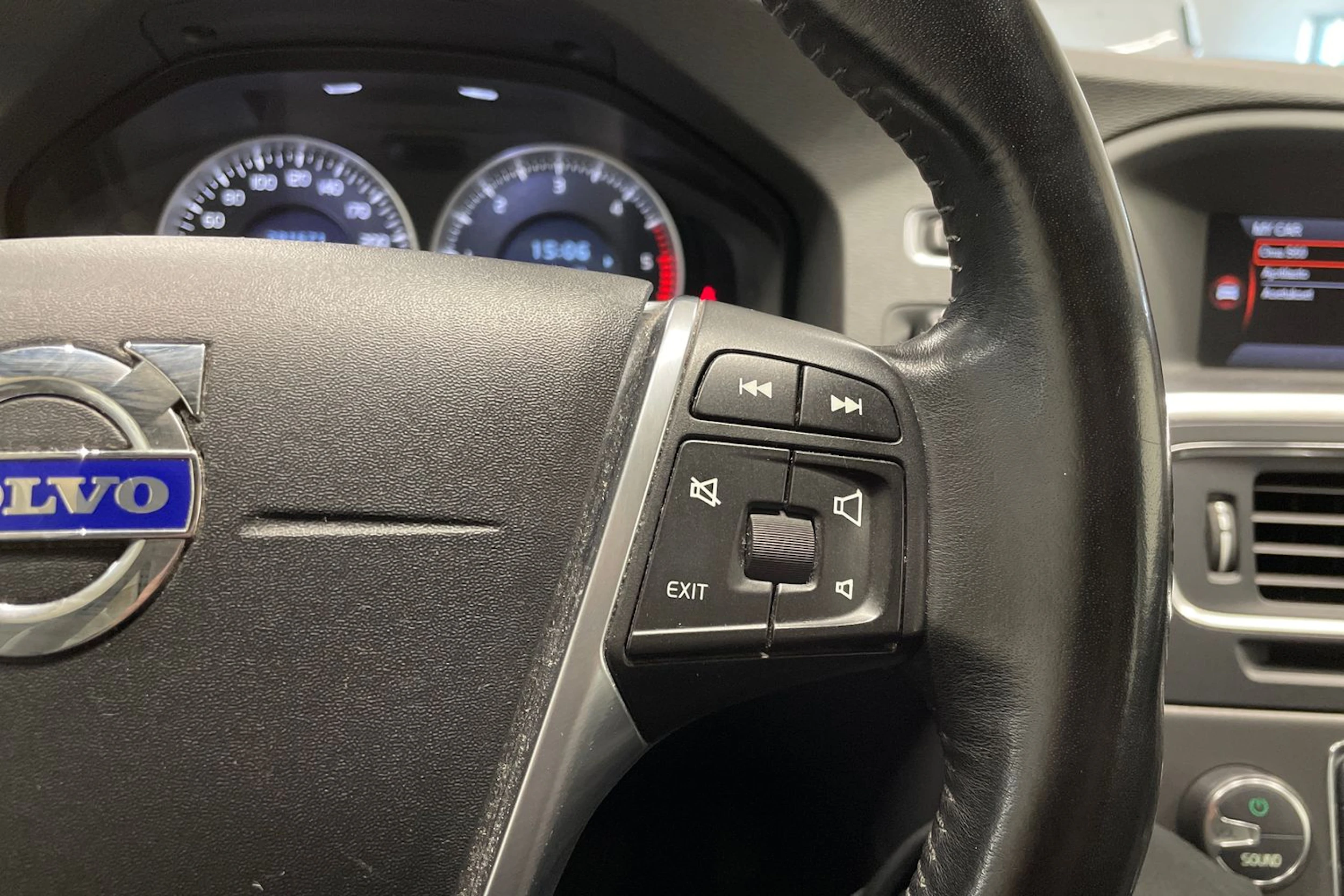 oranssi Volvo S60 2011 kuva 22.