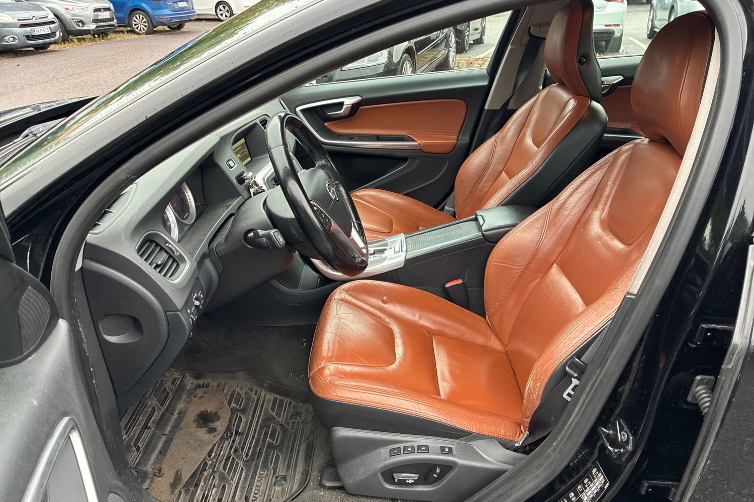 Volvo S60 D3 Summum aut 2011, photo 4/4