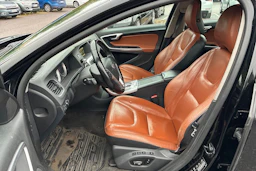 musta Volvo S60 2011 kuva 4.