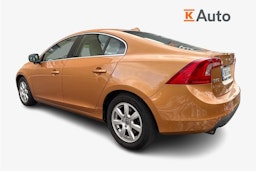 oranssi Volvo S60 2011 kuva 2.