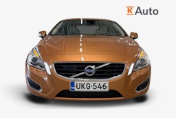 oranssi Volvo S60 2011 kuva 5.