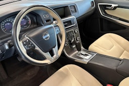 oranssi Volvo S60 2011 kuva 7.