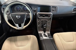 oranssi Volvo S60 2011 kuva 9.