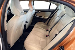 oranssi Volvo S60 2011 kuva 10.
