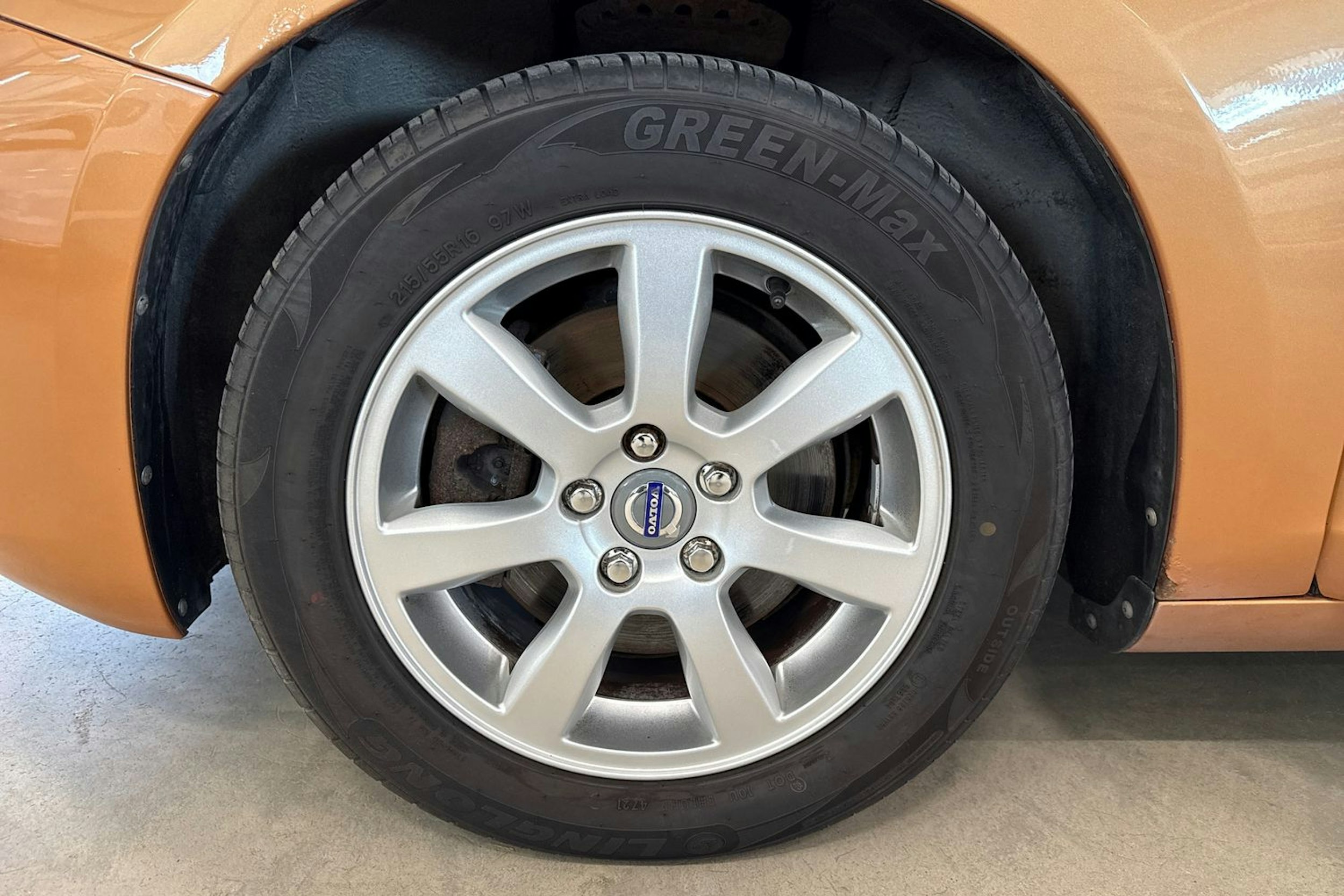 oranssi Volvo S60 2011 kuva 11.