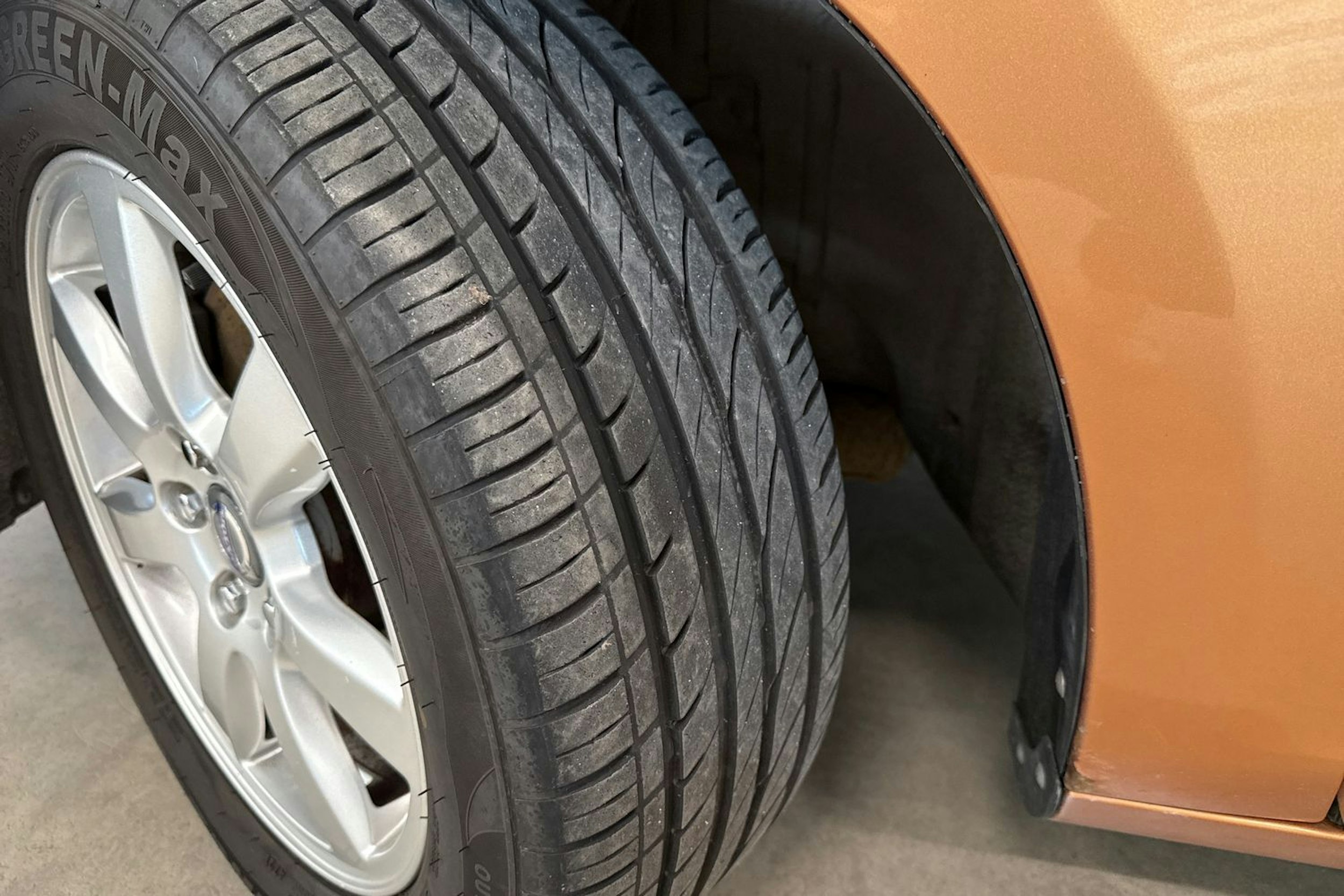 oranssi Volvo S60 2011 kuva 13.
