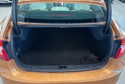 oranssi Volvo S60 2011 kuva 14.