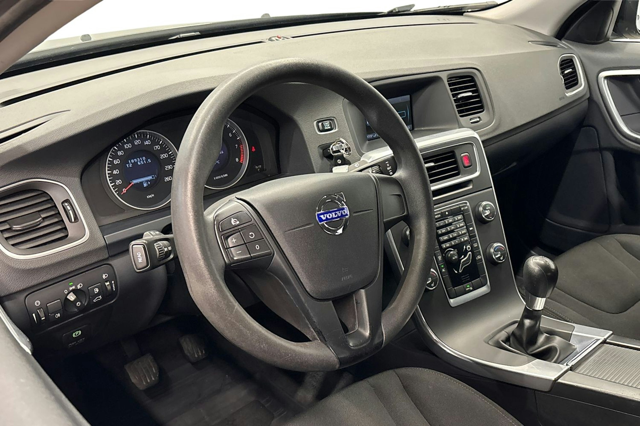 musta Volvo S60 2011 kuva 7.