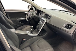 musta Volvo S60 2011 kuva 10.