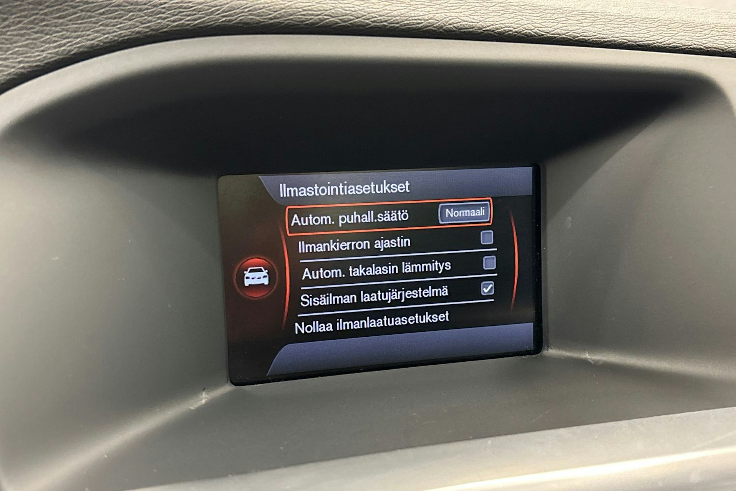 musta Volvo S60 2011 kuva 25.