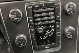 musta Volvo S60 2011 kuva 26.