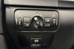 musta Volvo S60 2011 kuva 28.