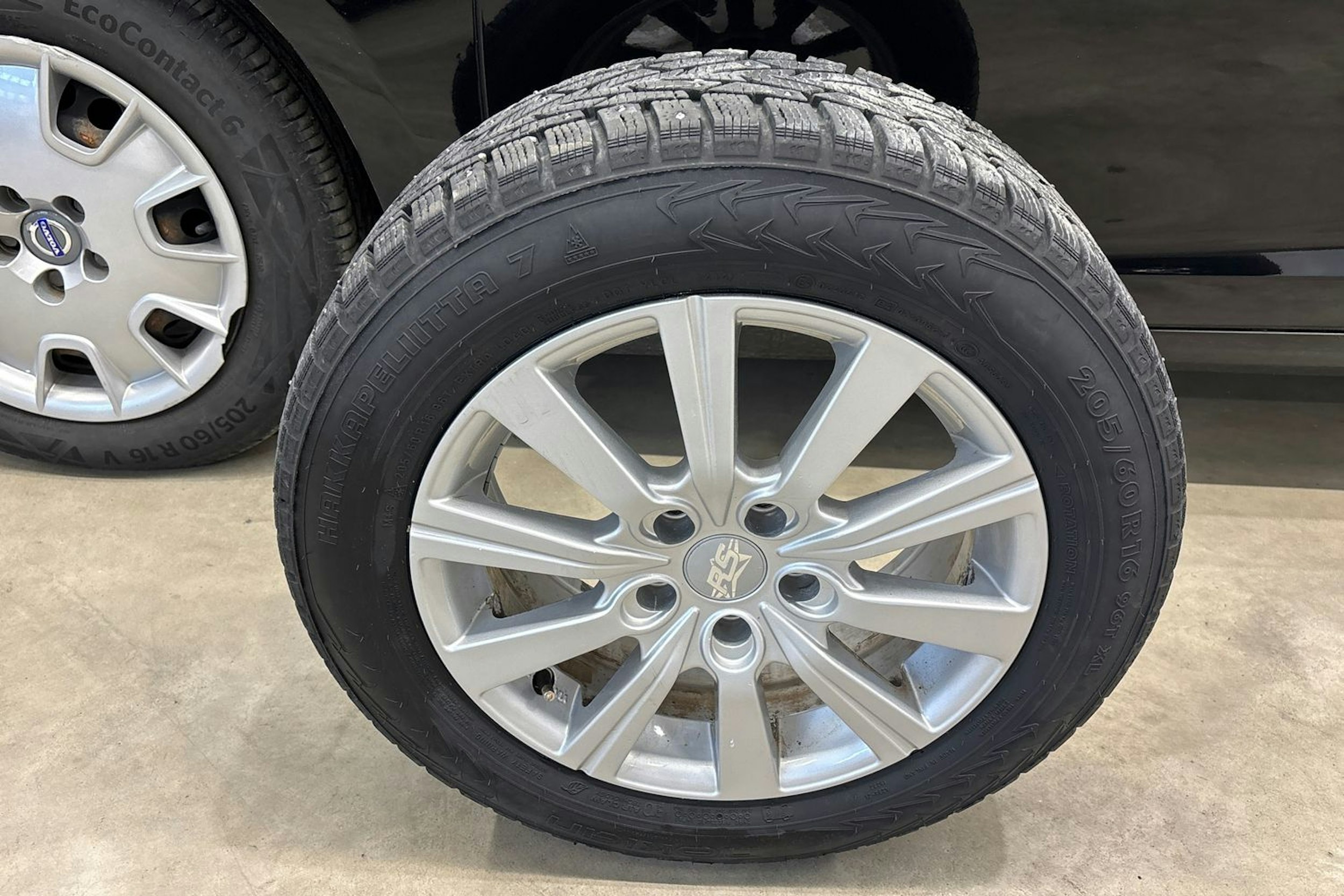 musta Volvo S60 2011 kuva 31.