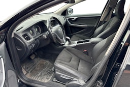 musta Volvo S60 2012 kuva 3.