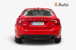 Punainen Volvo S60 2012 kuva 3.