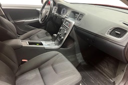 Punainen Volvo S60 2012 kuva 10.