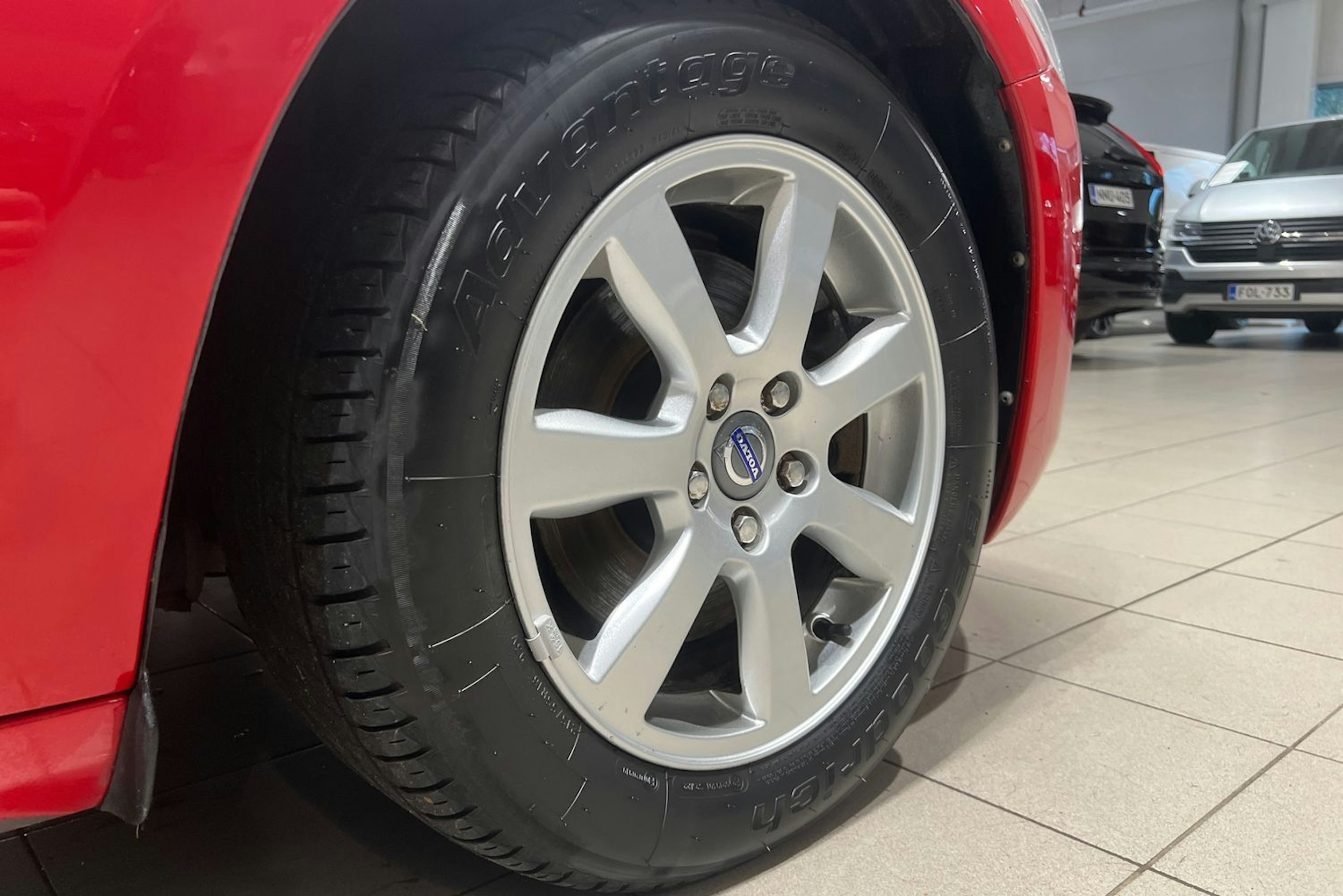 Punainen Volvo S60 2012 kuva 11.