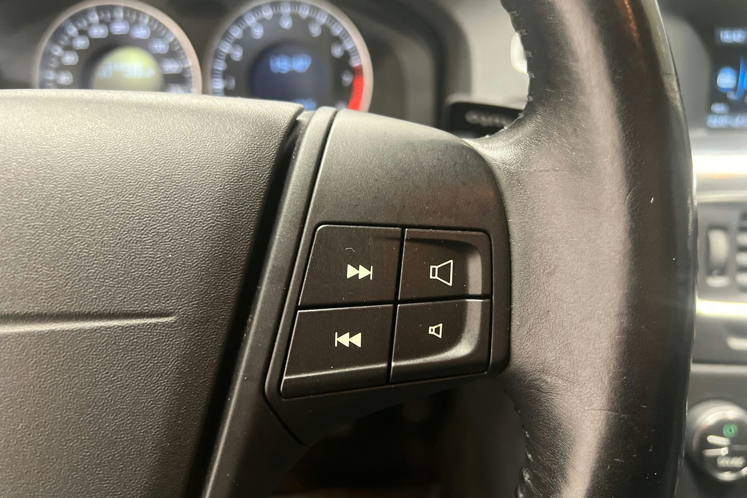 Punainen Volvo S60 2012 kuva 15.