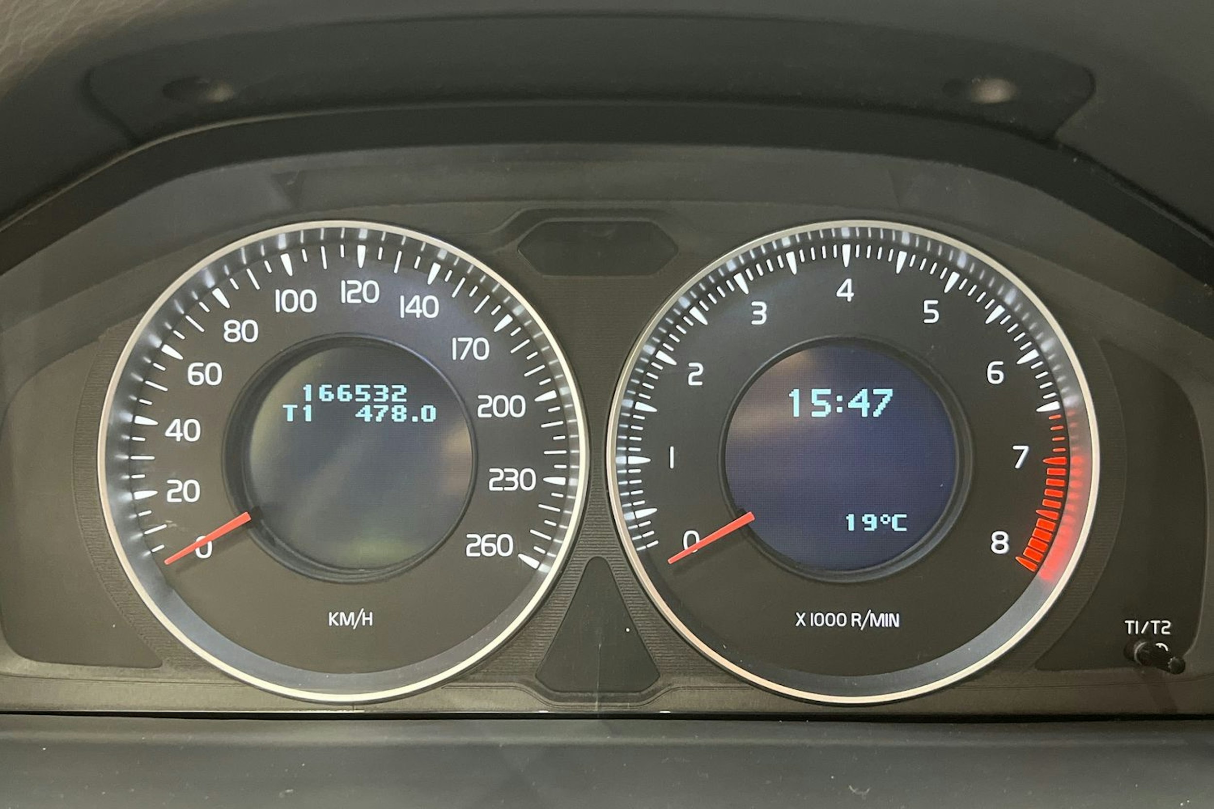 Punainen Volvo S60 2012 kuva 16.