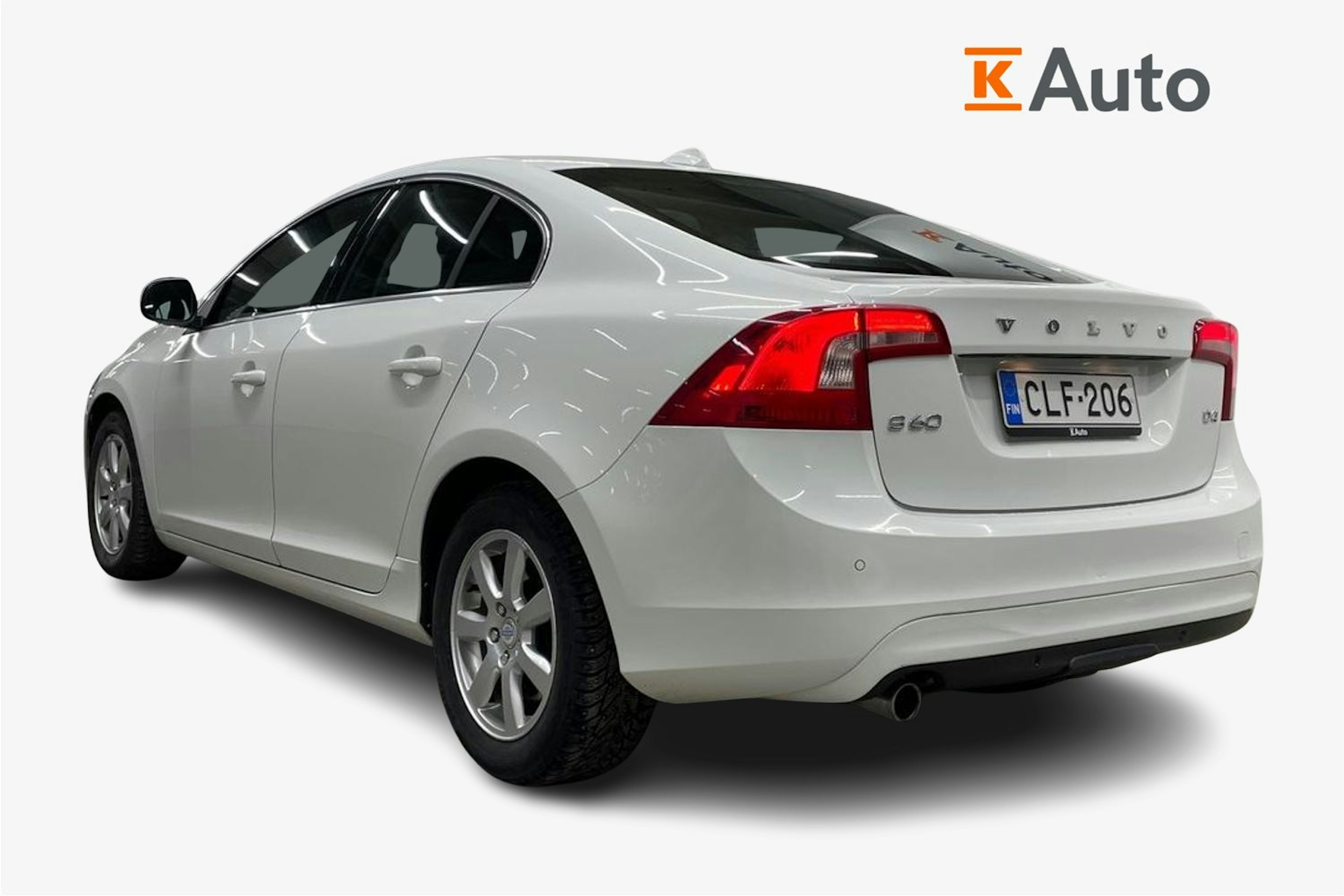 Valkoinen Volvo S60 2013 kuva 2.