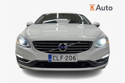 Valkoinen Volvo S60 2013 kuva 4.