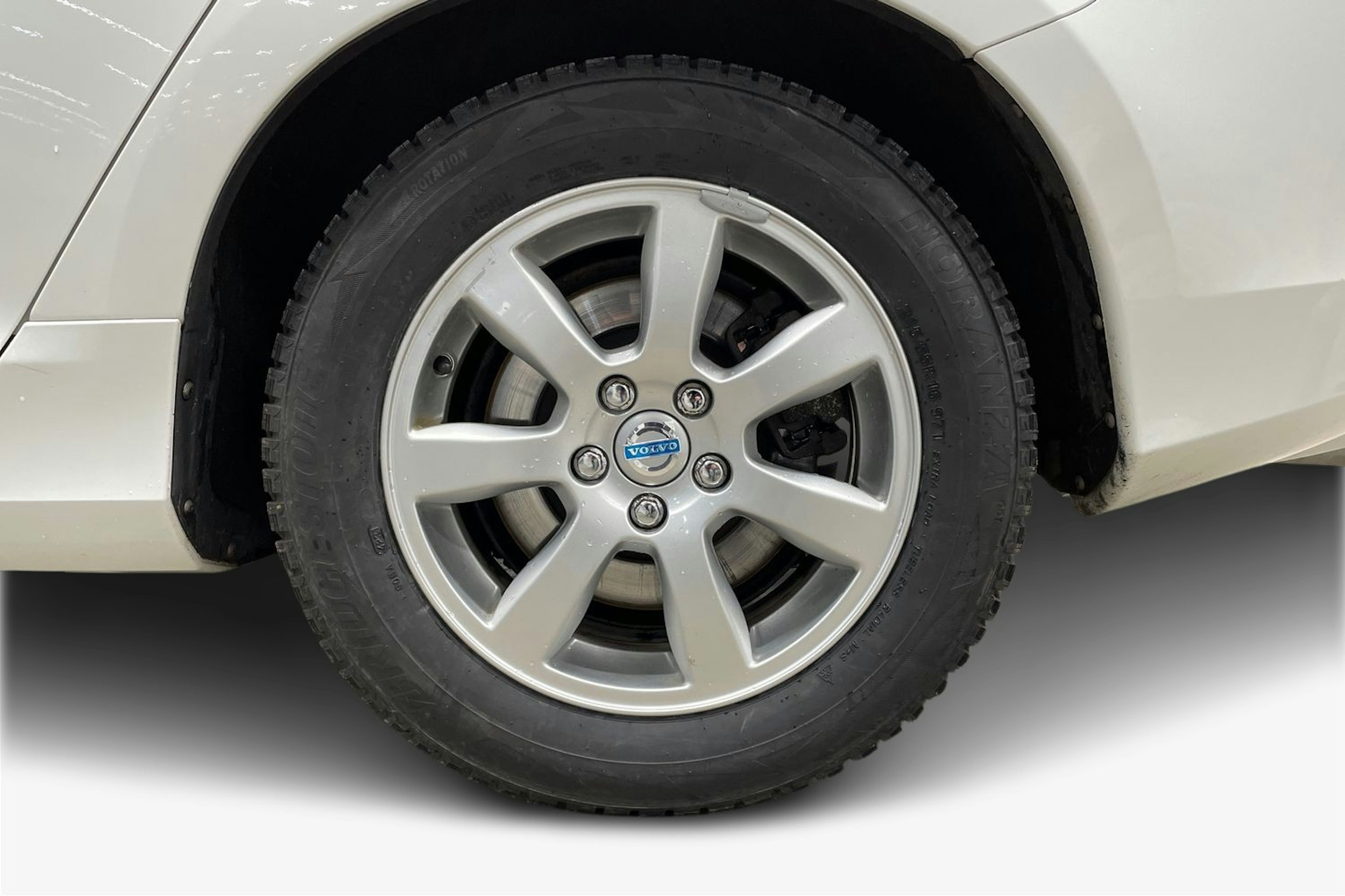 Valkoinen Volvo S60 2013 kuva 9.