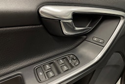 Valkoinen Volvo S60 2013 kuva 19.